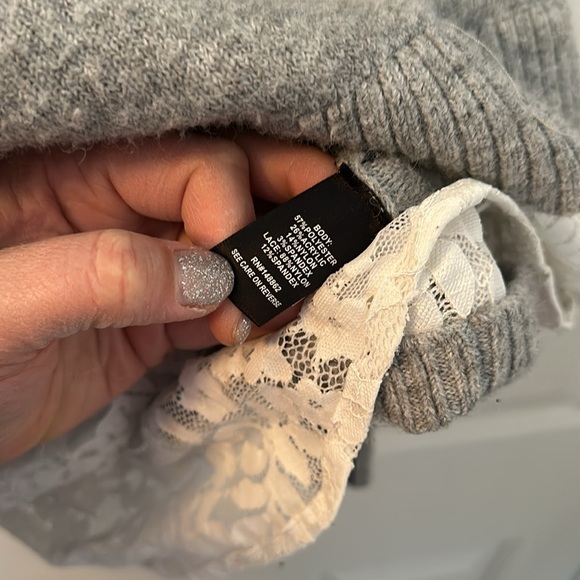 Torrid sweater with lace - Picture 5 of 5